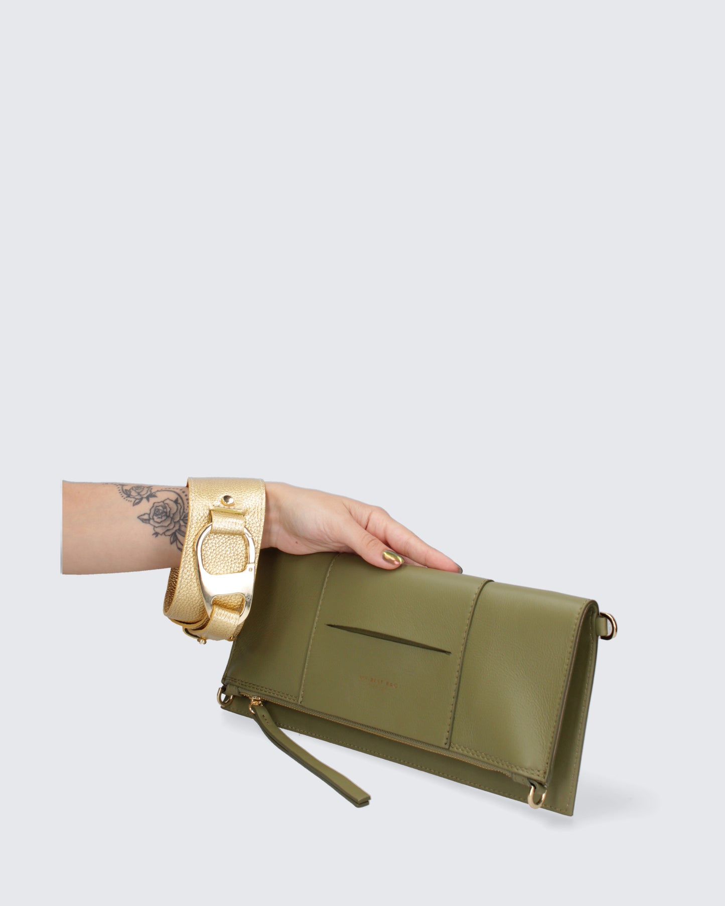 LEATHER POUCH IN GREEN