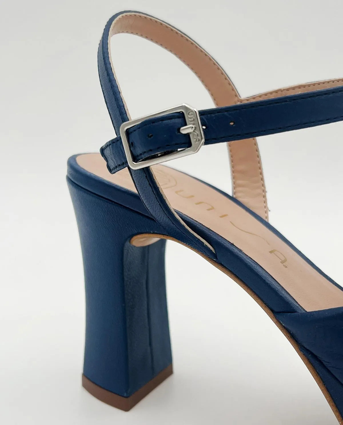 SANDAL WITH WIDE CROSSOVER STRAPS-Sandals-UNISA- Pointure.AE