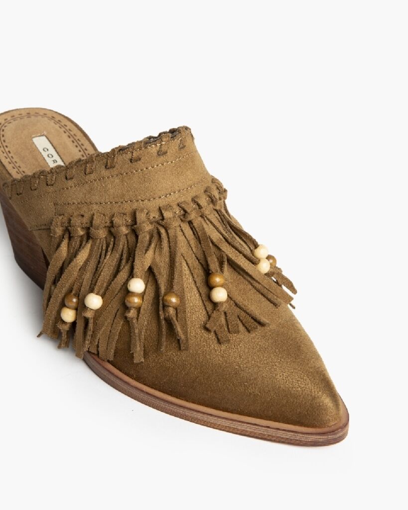 Mid-Heel Clog in Camel