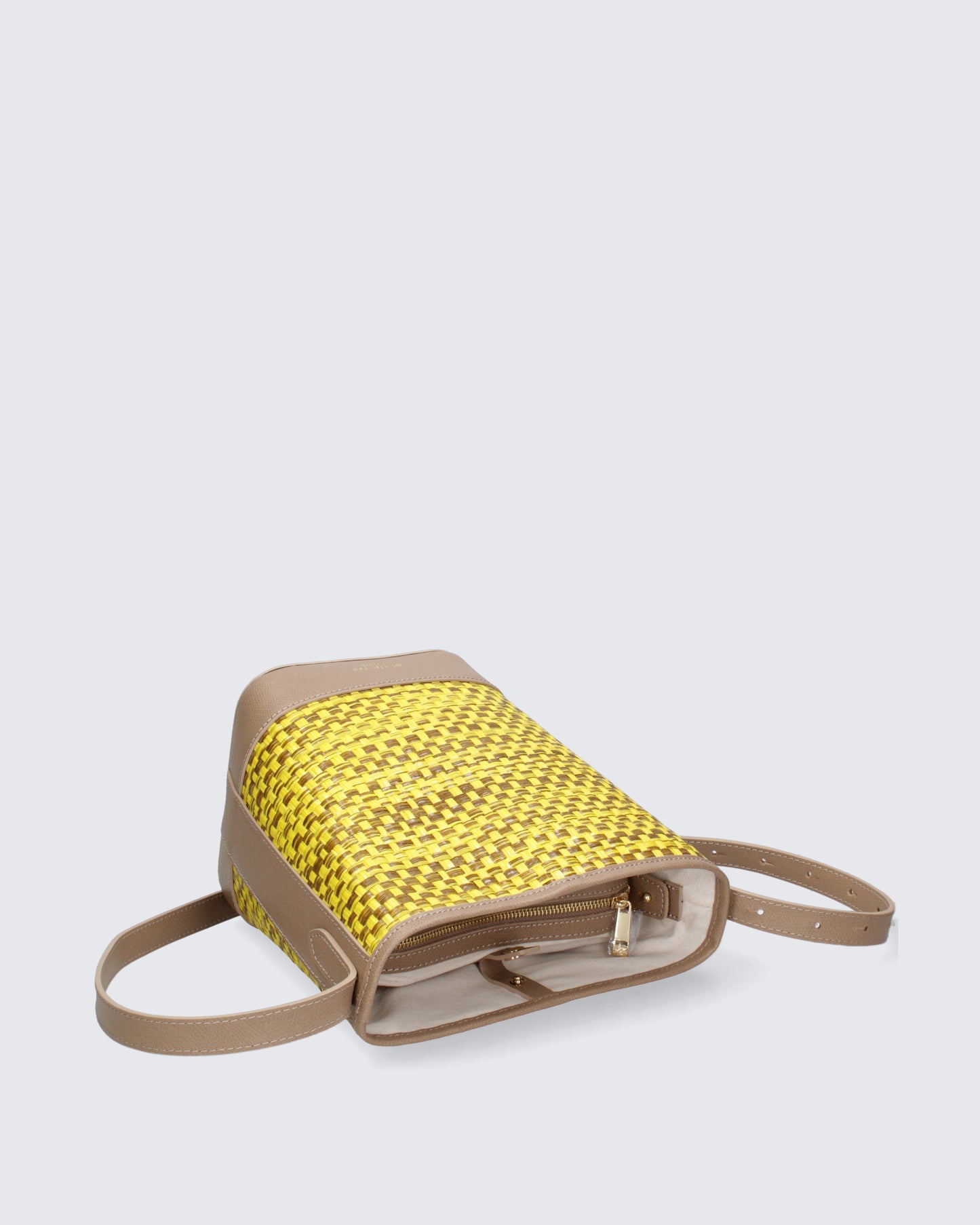 BASKET BAG IN YELLOW