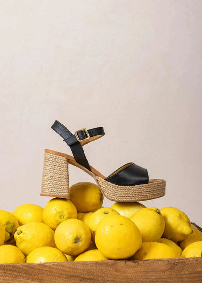 SANDAL WITH A JUTE HEEL AND PLATFORM