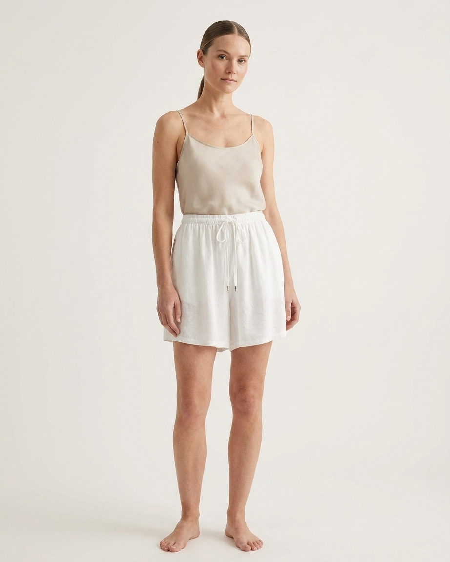 LINEN SHORT IN WHITE