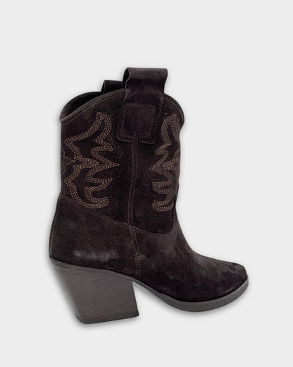SUEDE ANKLE TEXAS BOOTS IN BROWN