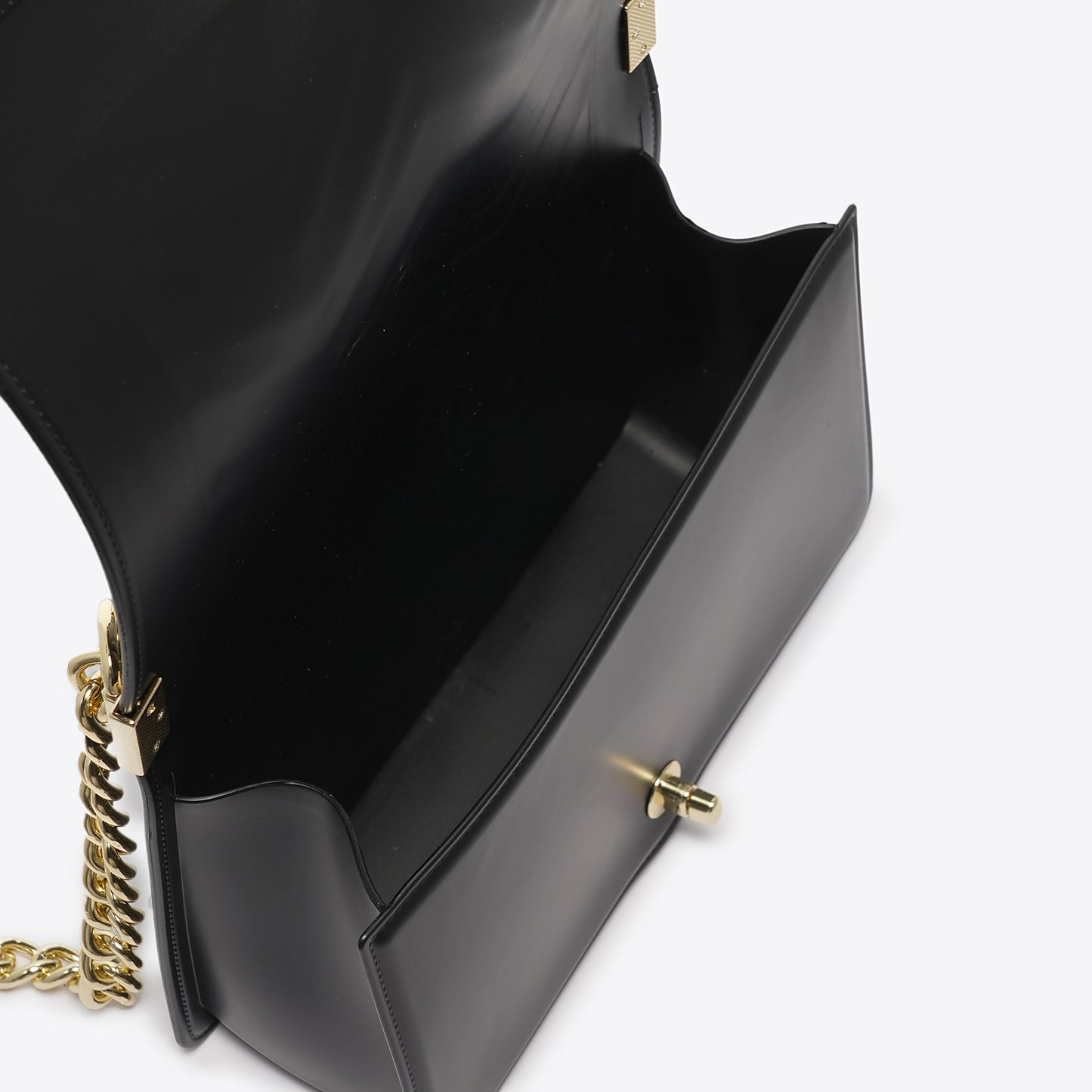 FLAT M MANHATTAN IN BLACK AND GOLD