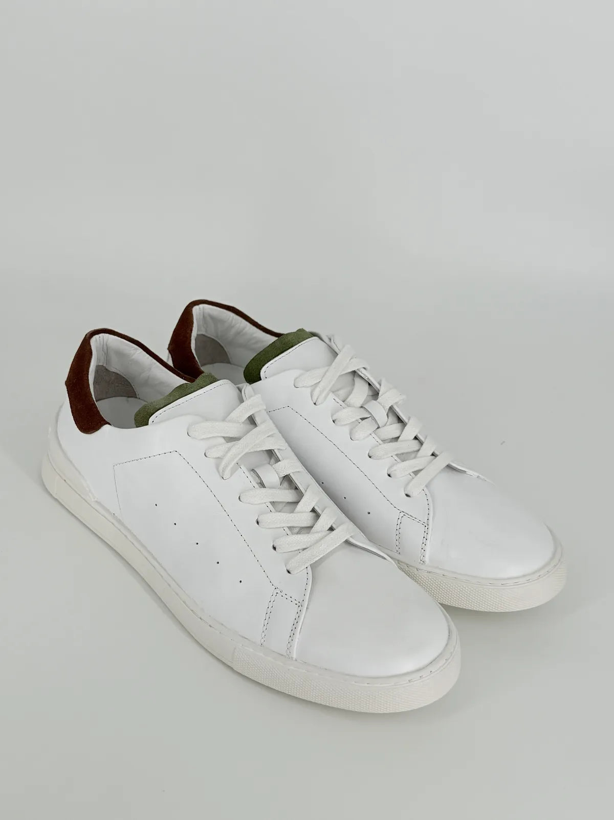 LEATHER WHITE SNEAKER-Sneakers-BELTRAMI OSVALDO- Pointure.AE