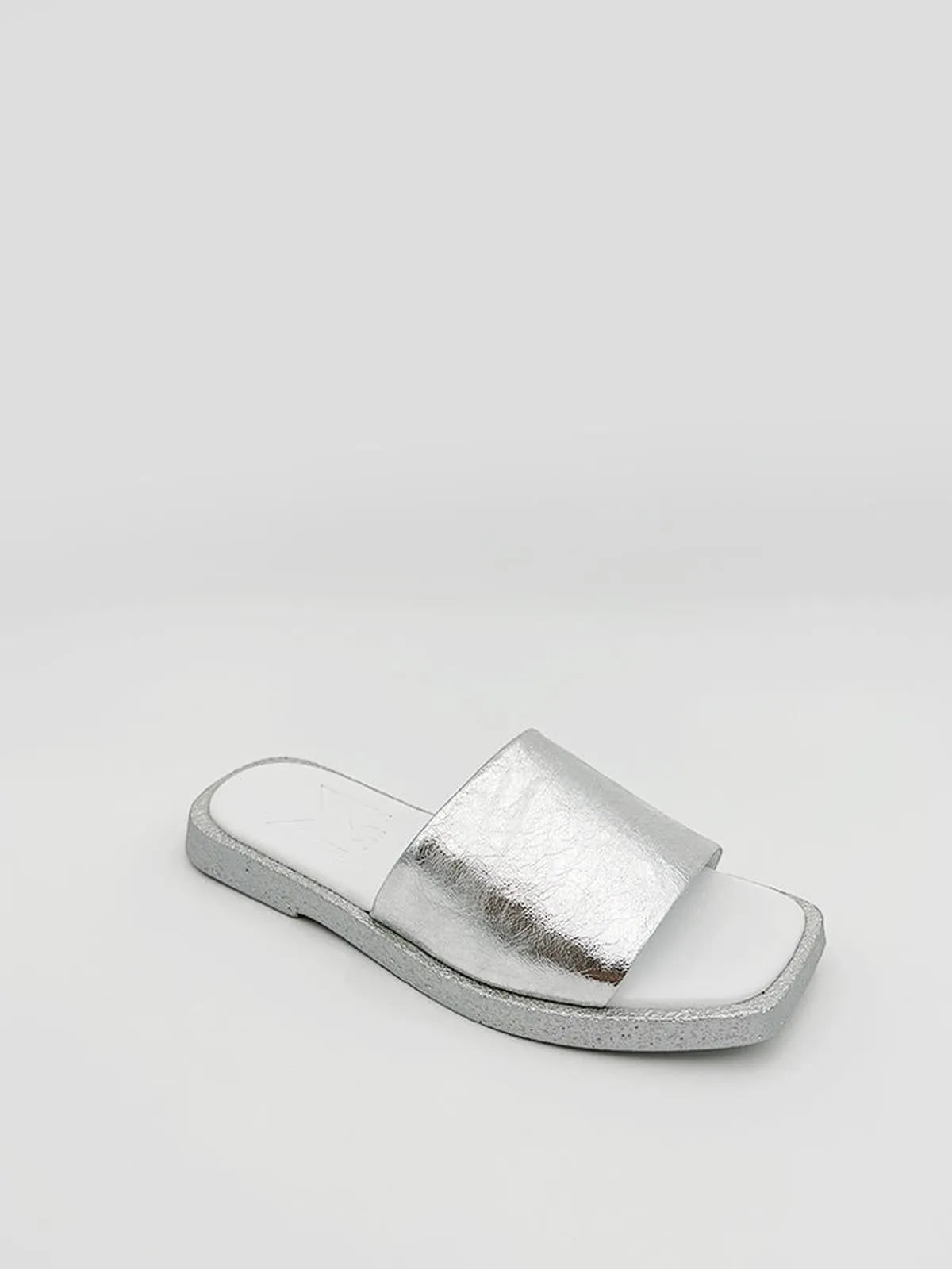METALLIC EFFECT SLIPPER IN SILVER-Slippers-MAGA MILANO- Pointure.AE